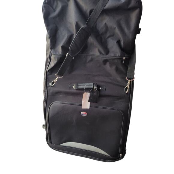 American Tourister Canvas Garment Bags for sale | eBay NWT New American Tourister Canvas Suit Garment Carry On Black